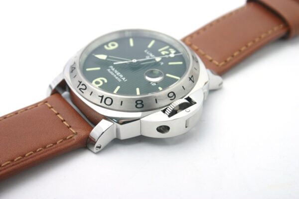 Men’s Classic GMT Watch with Leather Strap – Timeless Elegance Meets Function